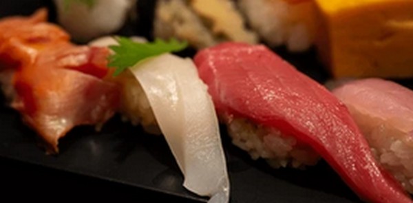 【ラヴィット】東京高円寺寿司人気店「桃太郎すし」の炙りすしが極上