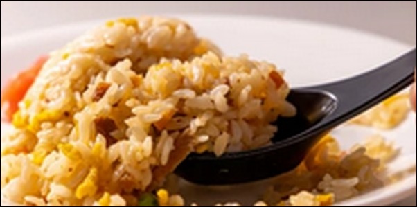 【ラヴィット】東京都新御茶ノ水中華料理屋「萬龍」を紹介