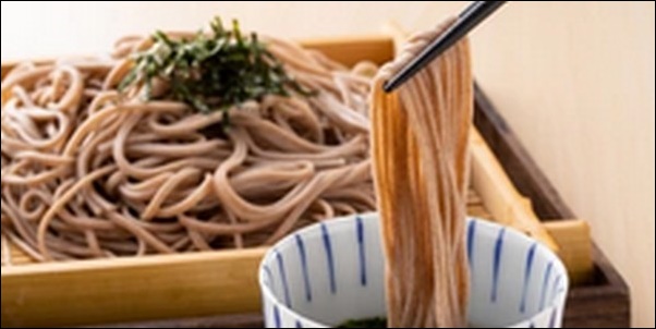 【バナナマンせっかくグルメ】神奈川県、沖縄のそば屋！俳優が爆食